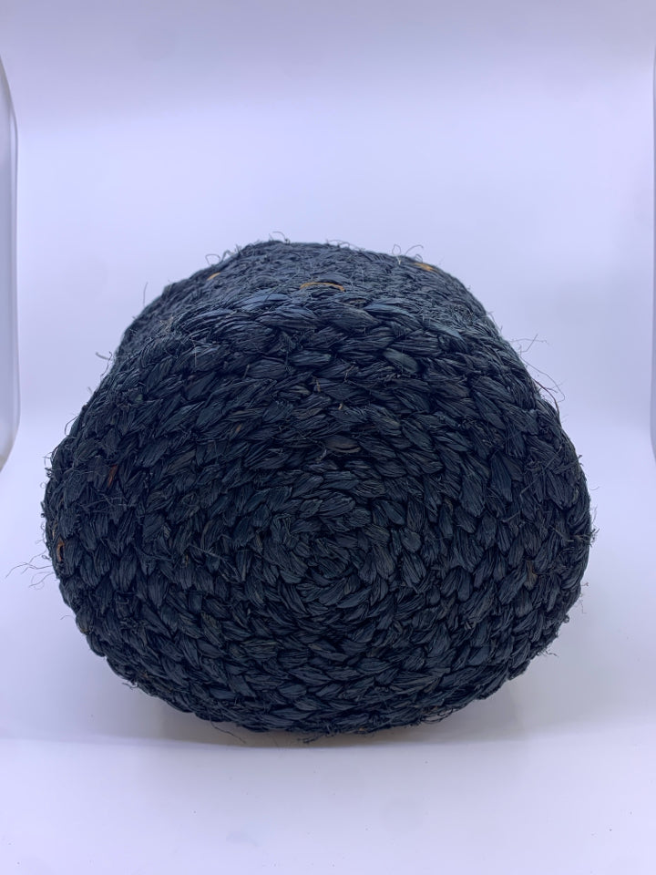 ROUND BLACK WOVEN BASKET.