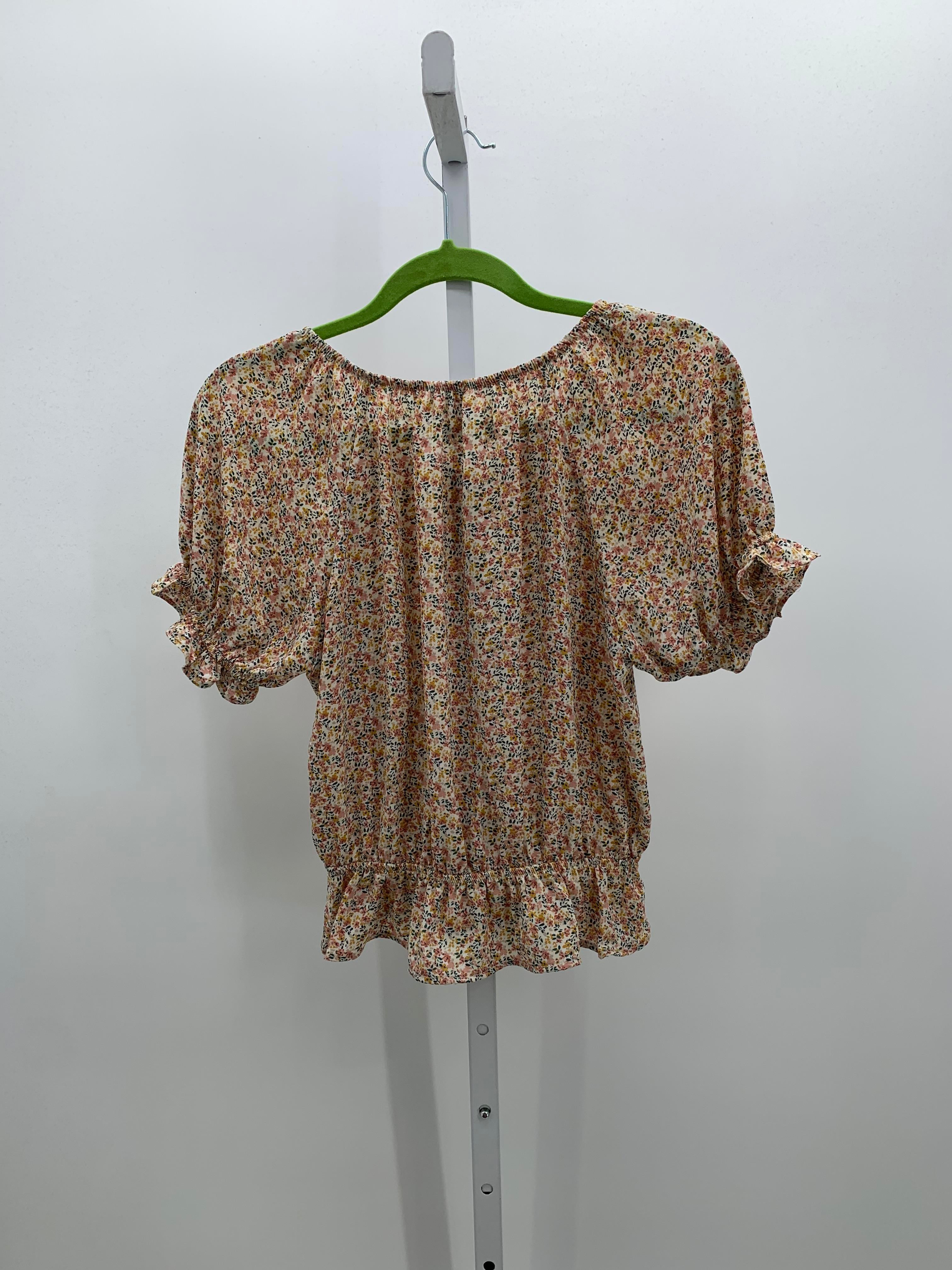 Size Medium Juniors Short Sleeve Shirt