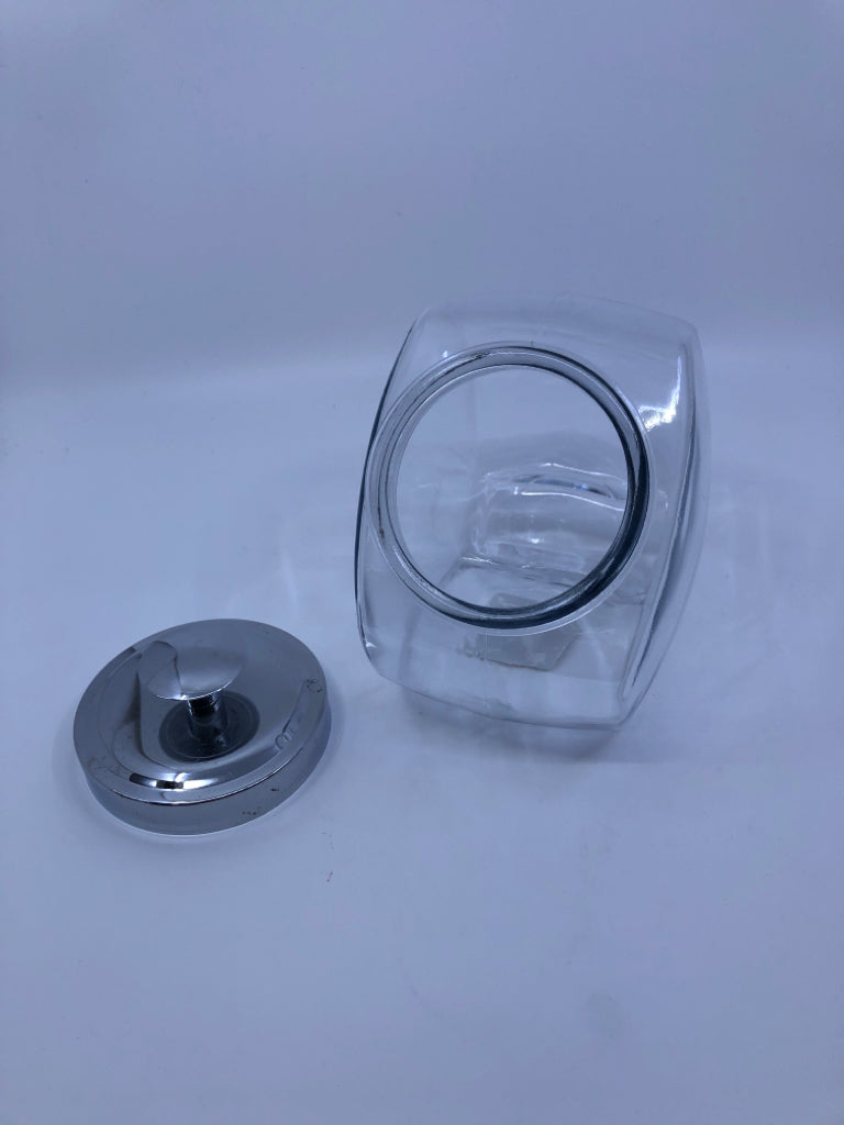 CLEAR SLANTED CANDY DISH W LID.