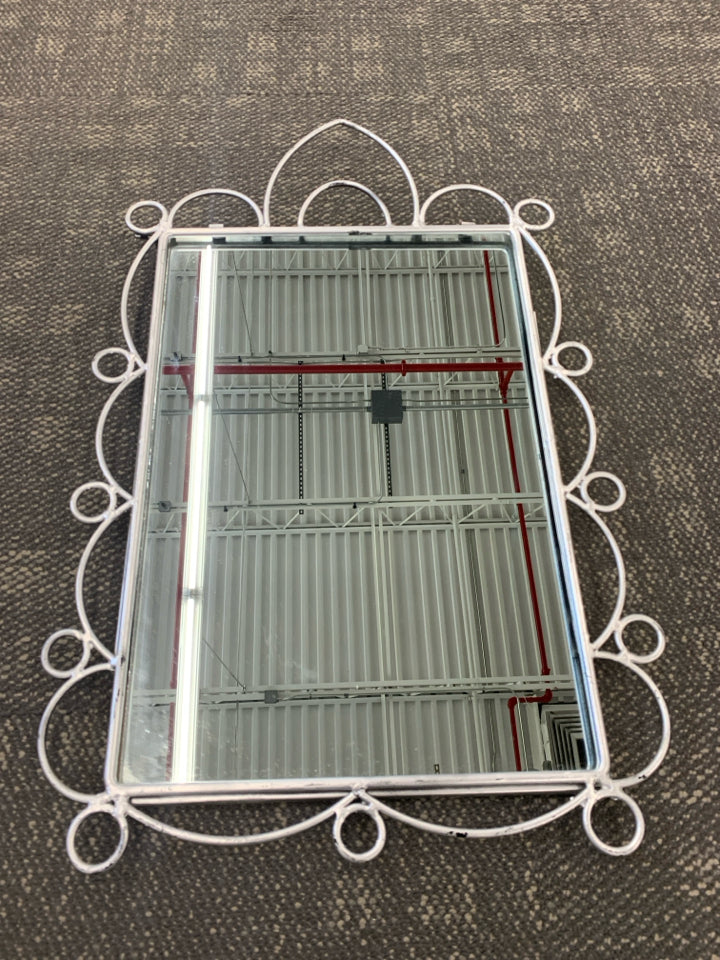 SILVER LOOP WALL-MIRROR.