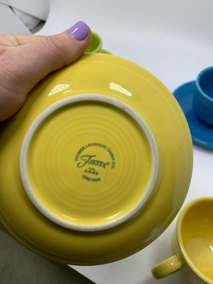 VTG 6PC SVC 3 ASSORTED COLORS TEACUPS & SAUCERS.