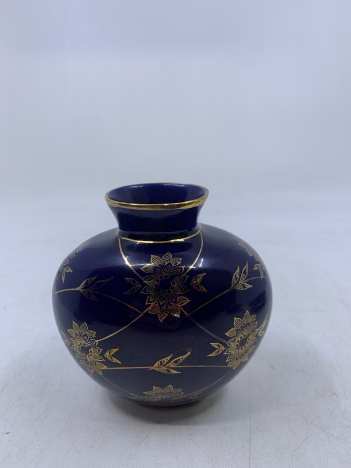 COBALT BLUE VASE W/ SHORT NECK GOLD FLORAL DESIGNS.