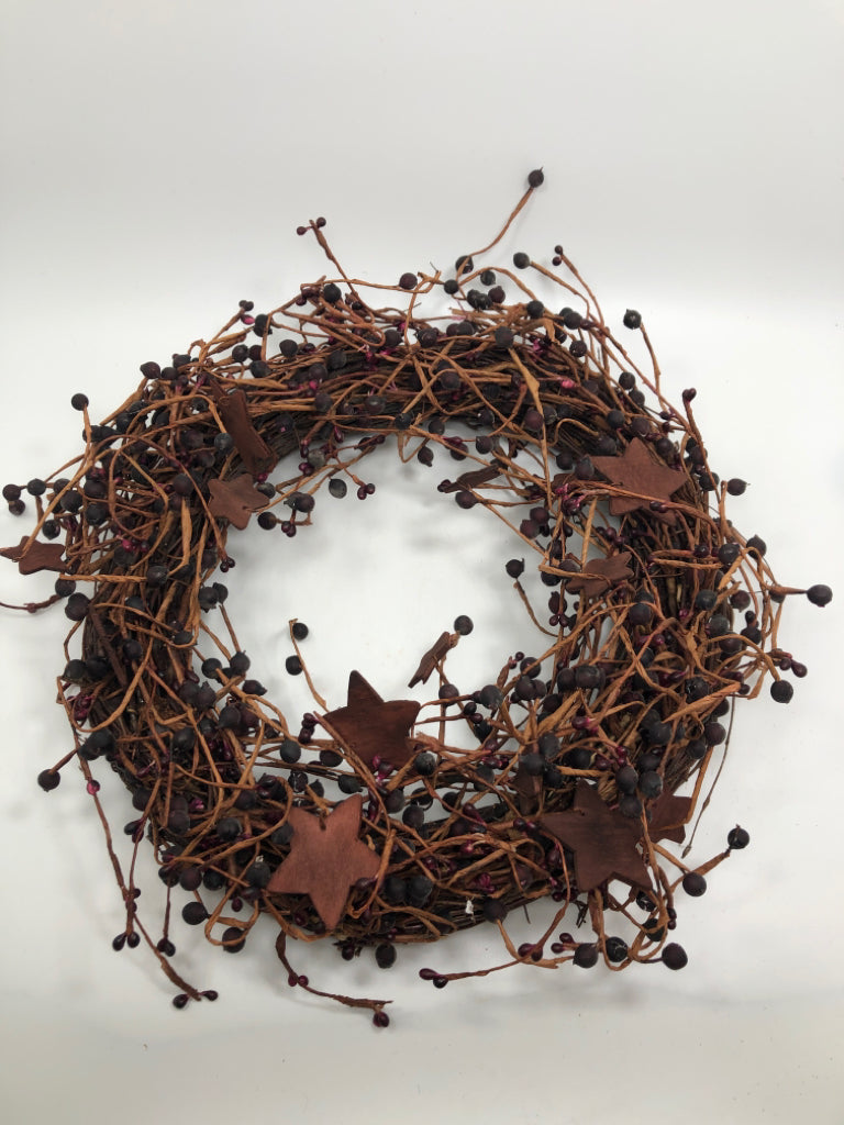 PRIMITIVE TWIG AND PIP BERRIES WREATH.