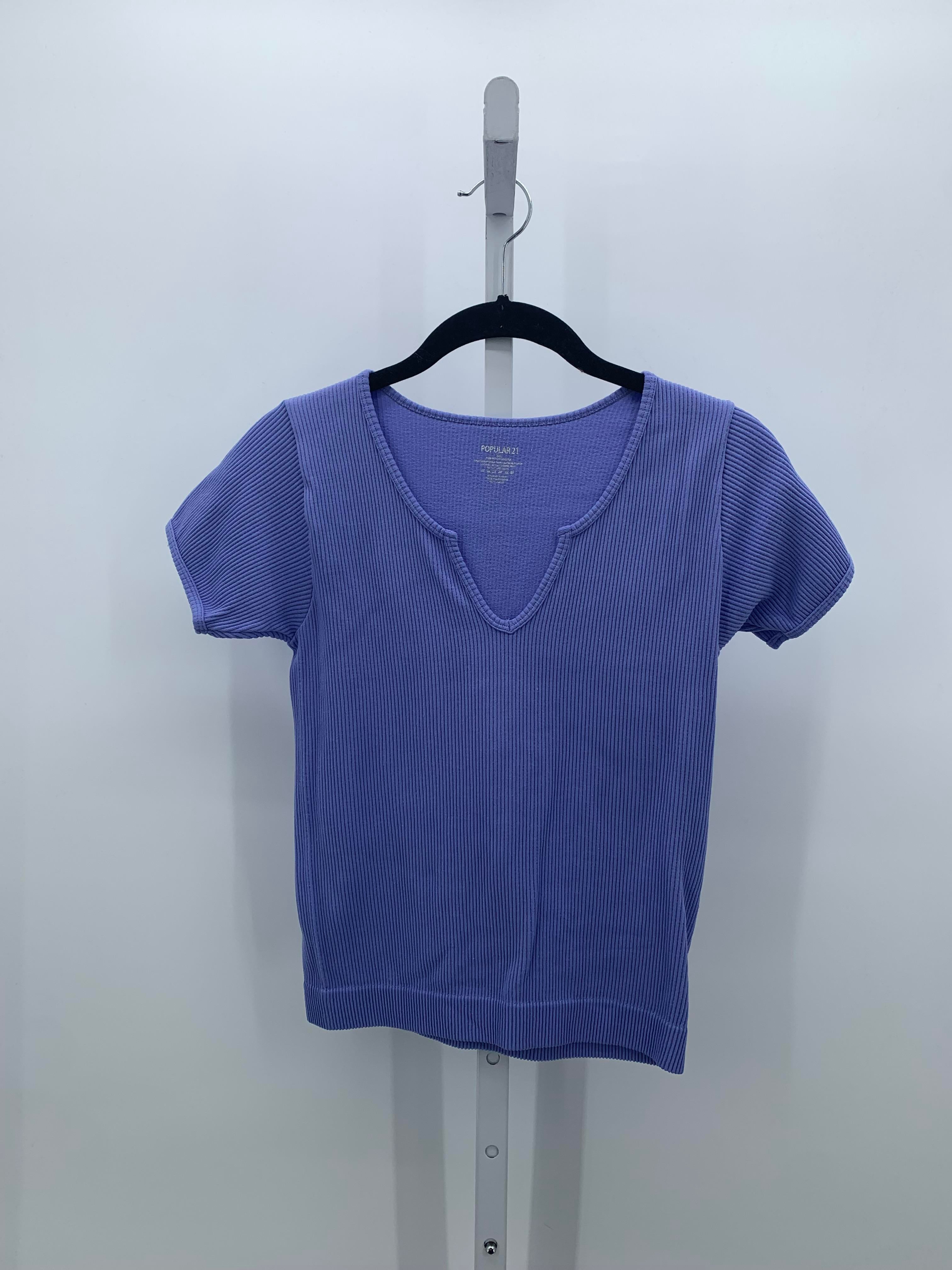 Size Medium Juniors Short Sleeve Shirt
