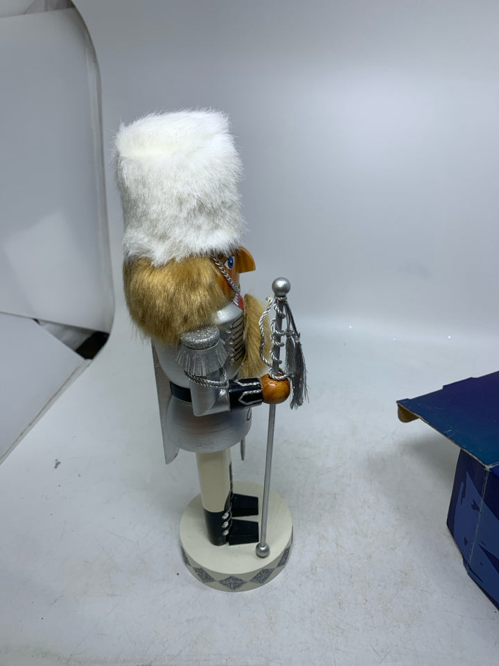 VTG IN BOX NUTCRACKER VILLAGE IN SILVER SOLDIER.