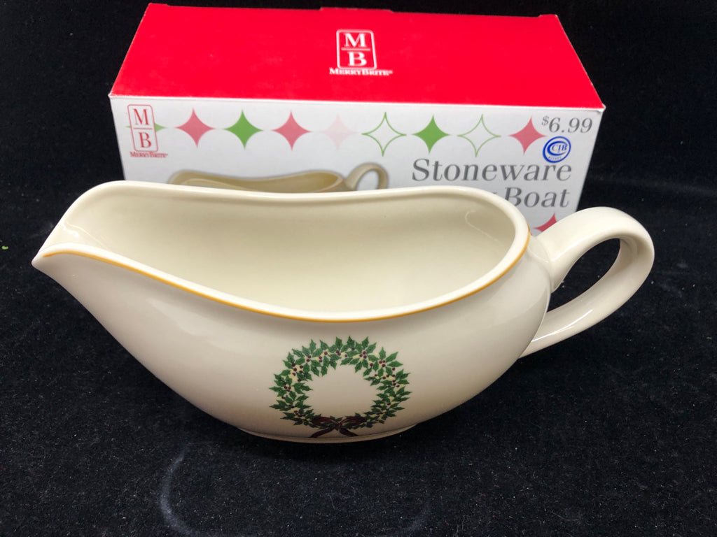NIB STONEWARE HOLLY WREATH GRAVY BOAT.