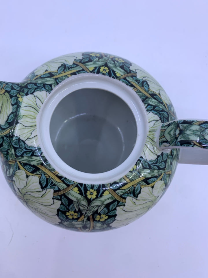 WILLIAM MORRIS TEA FOR ONE SET- WHITE/GREEN FLOWERS.