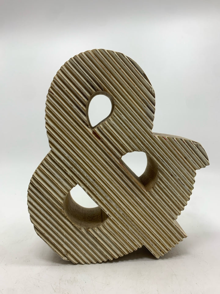 '&' CARVED LINES WOOD BLOCK SIGN.