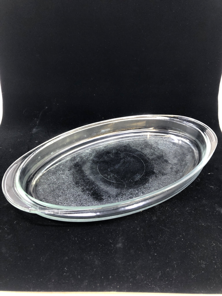 CLEAR GLASS OVAL BAKING DISH.