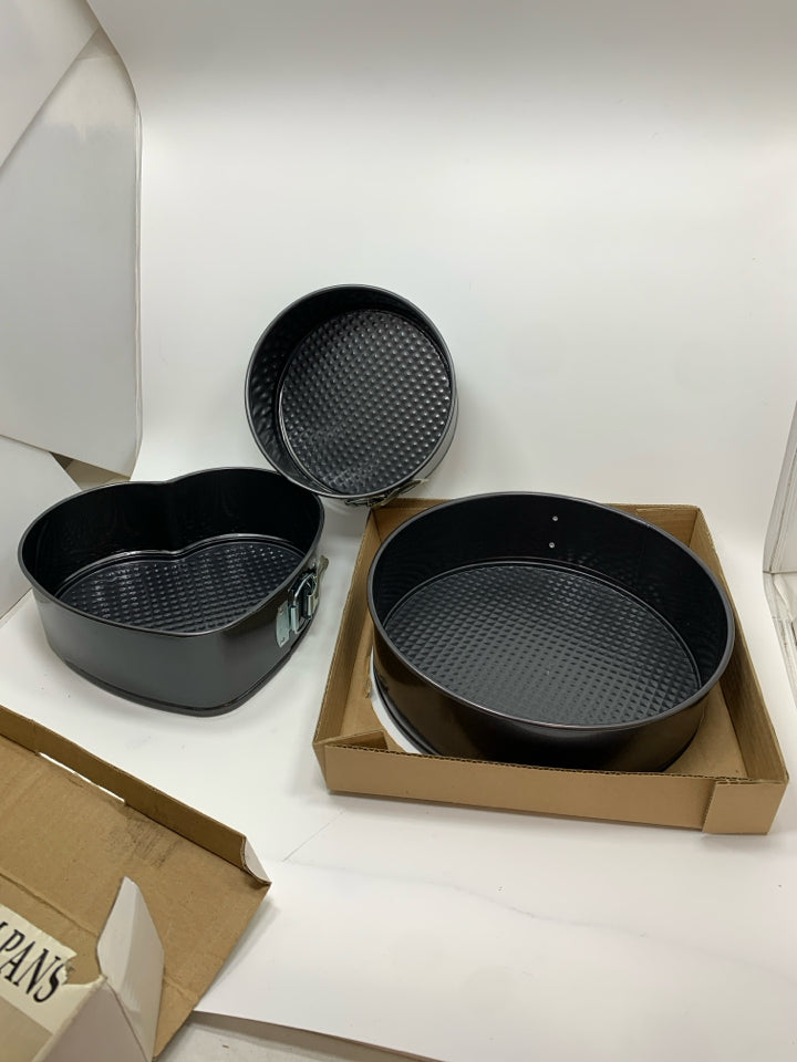 3 NIB NONSTICK SPRINGFORM PANS.