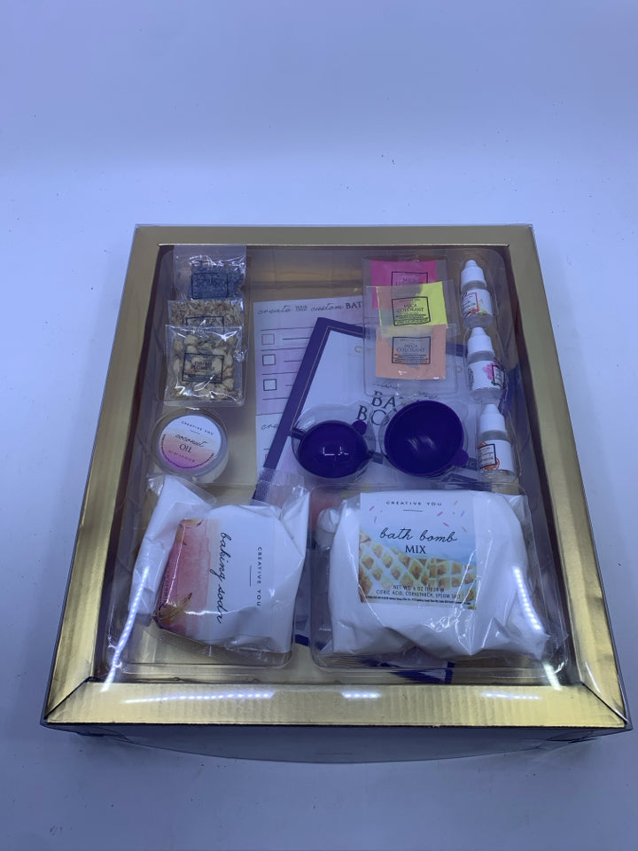 NIB BATH BOMB KIT.