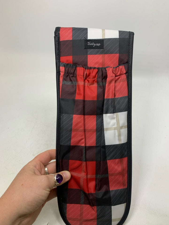 RED NARROW HANGING STORAGE.