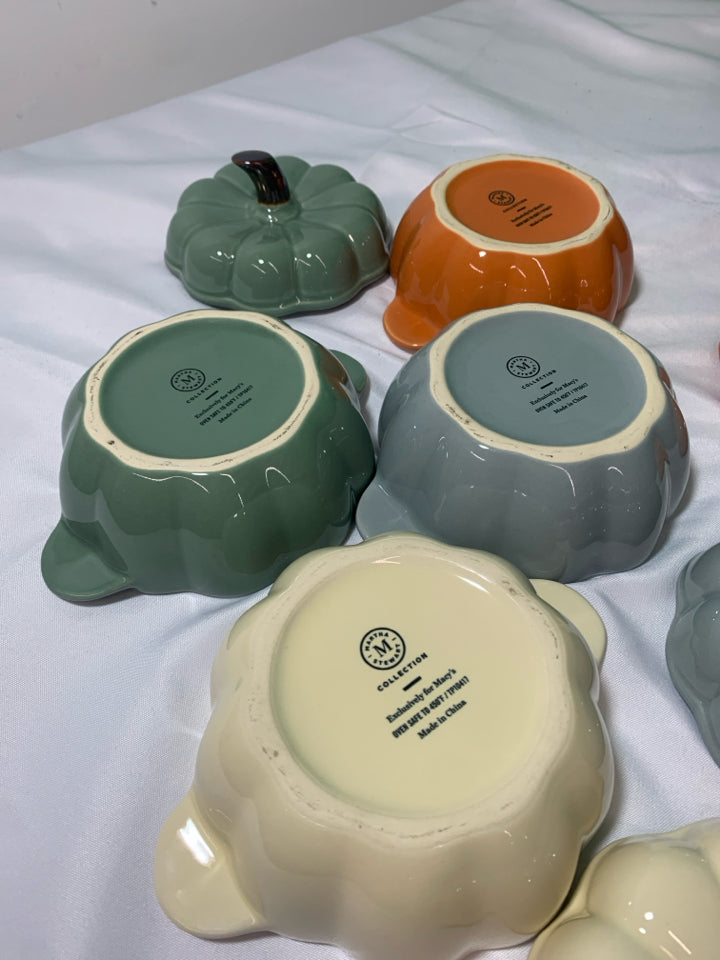 4 COLORFUL PUMPKIN PERSONAL BAKERS W LIDS - MARTHA STEWART.