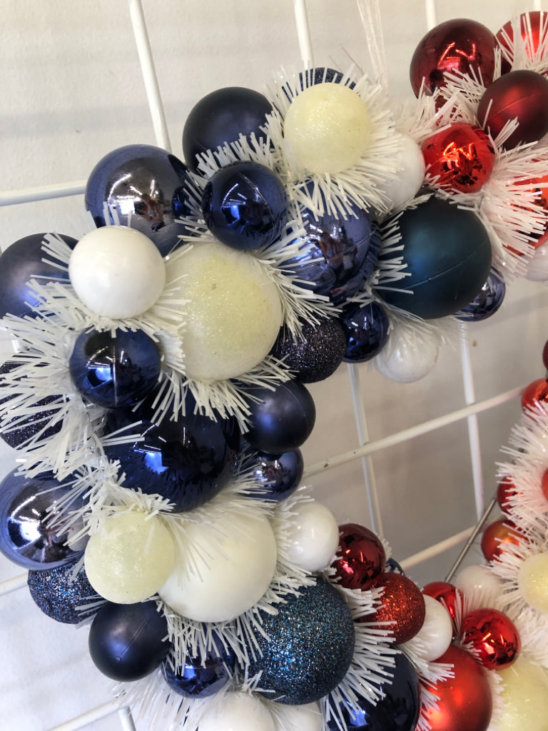 AMERICAN BULB HEART SHAPED WREATH.