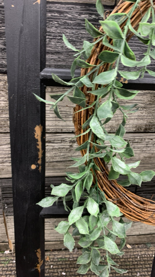 DISTRESSED LEAF WREATH WINDOW PANE.