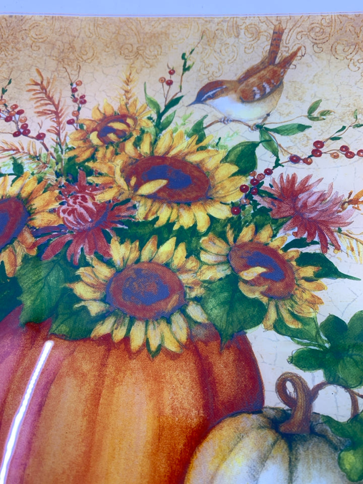PUMPKIN W SUNFLOWER SQUARE PLATE.