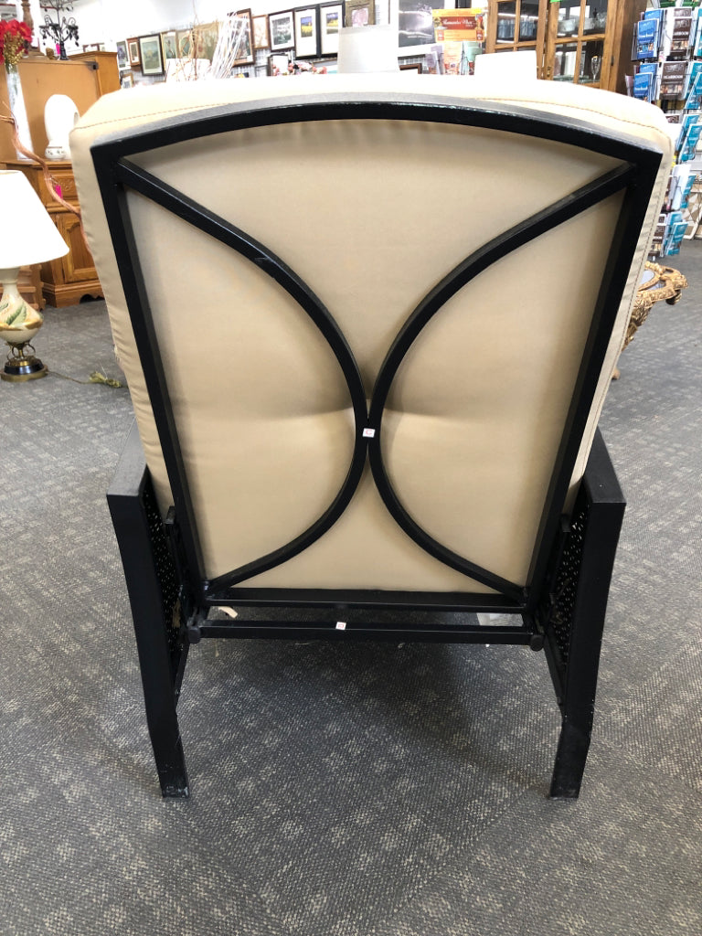 RECLINING PATIO CHAIR W/TAN CUSHION BROWN FRAME.