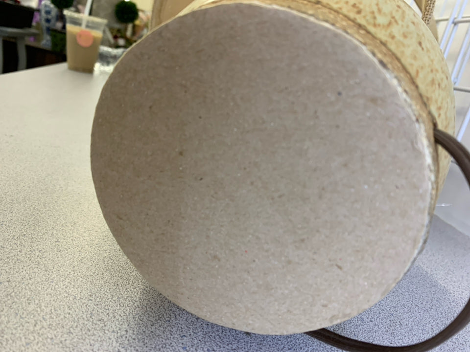 TAN POTTERY SPECKLED BASE LAMP W/ BURLAP SHADE.