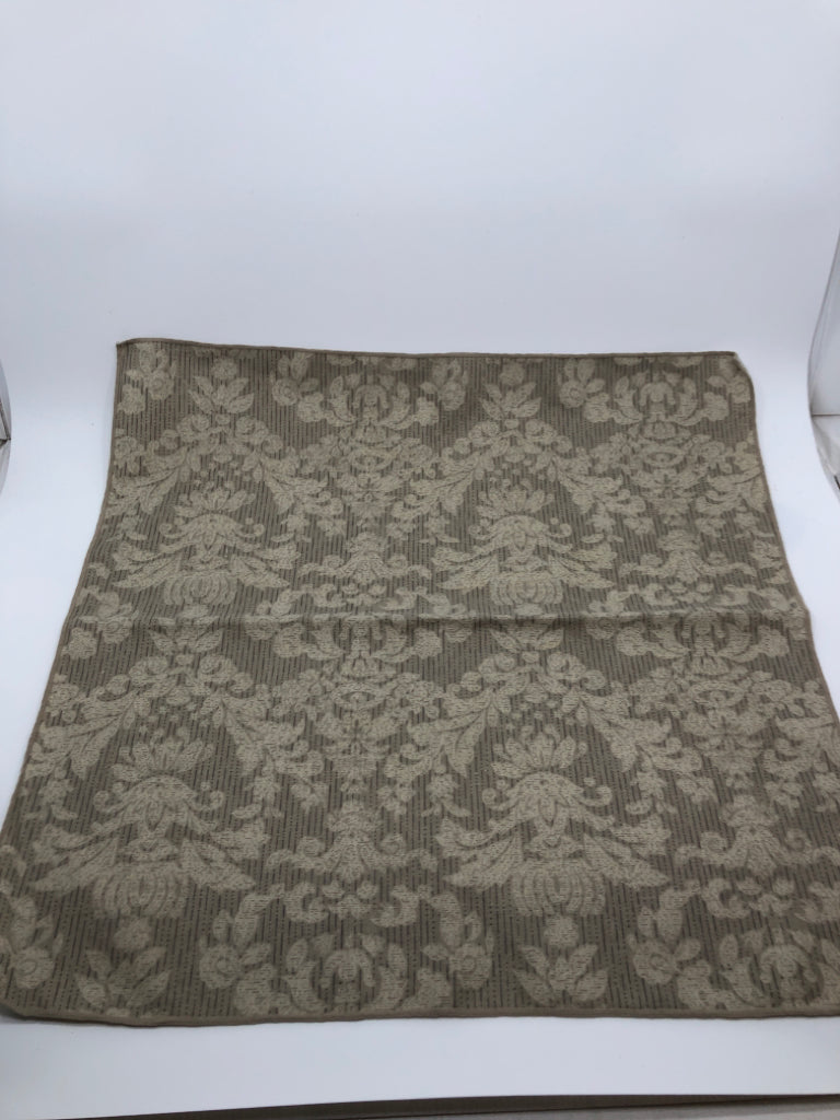 8 BEIGE DAMASK PRINT NAPKINS.