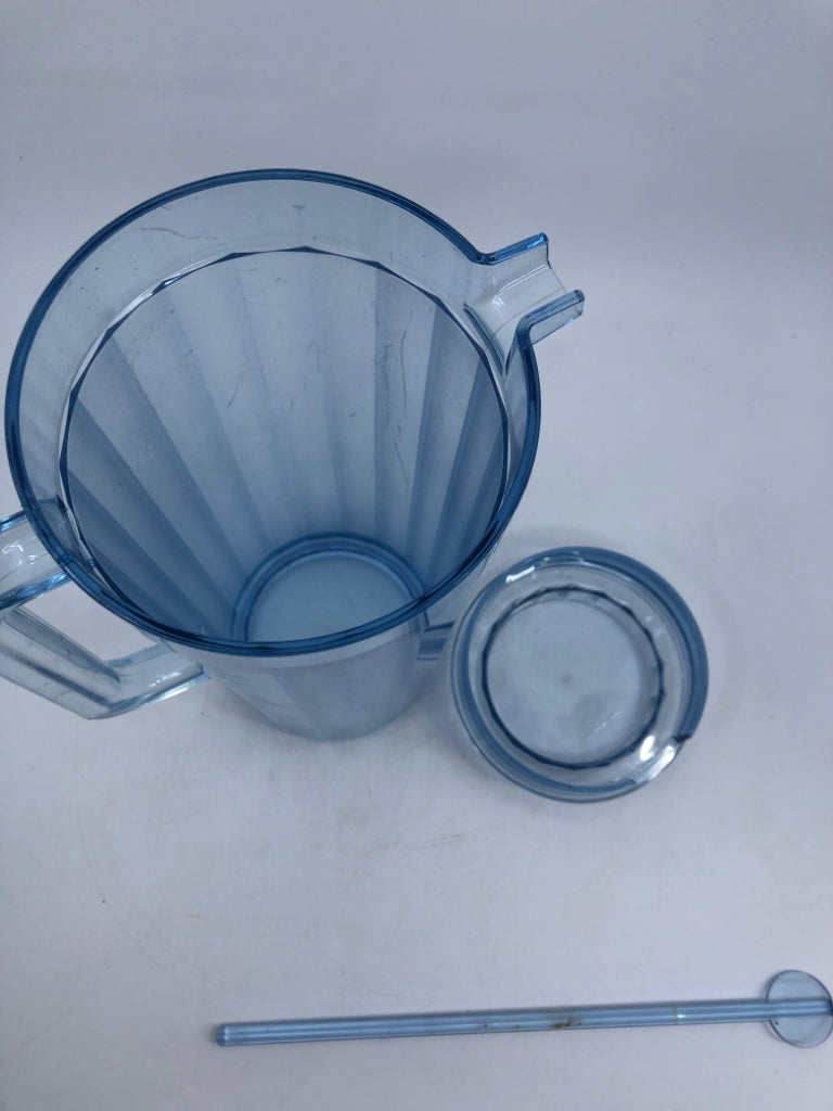 LIGHT BLUE TUPPERWARE PITCHER W STIRRER.