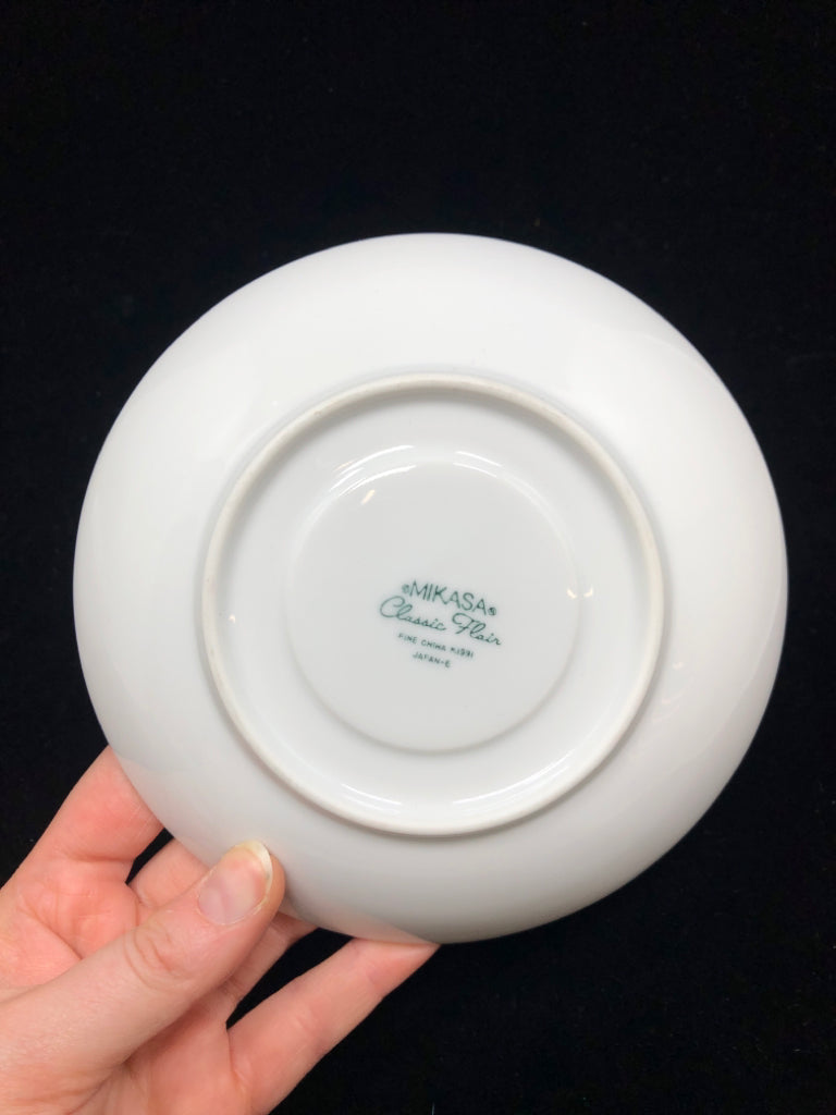 WHITE MIKASA TEA CUP W/SAUCER.