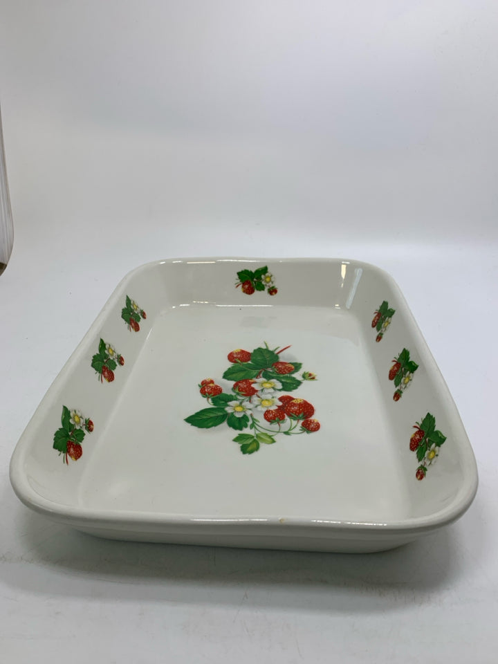 VTG WHITE RECTANGLE CASSEROLE DISH W/ STRAWBERRIES.
