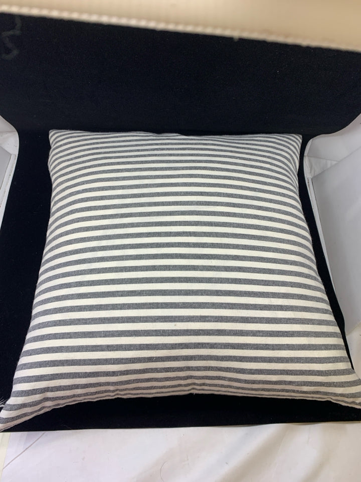 STRIPED PILLOW GRAY&WHITE DOWN FEATHER.