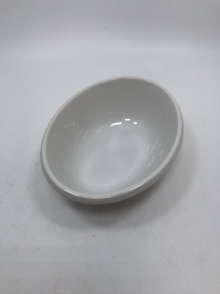 OVAL STONEWARE BOWL.