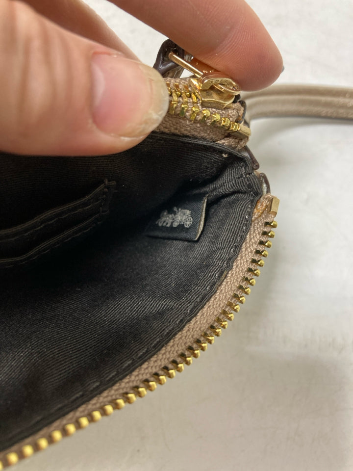 Coach Double Corner Zip Wristlet