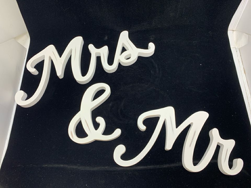 3PC MR & MRS BLOCK SIGN.