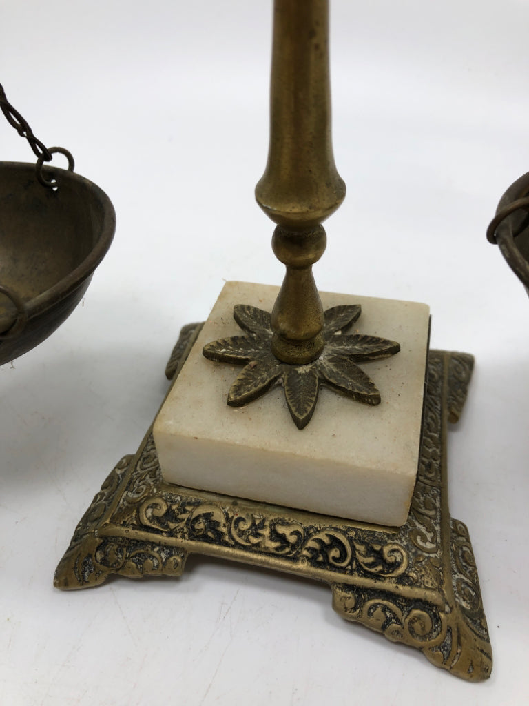 VTG SCALES OF JUSTICE METAL DECOR.