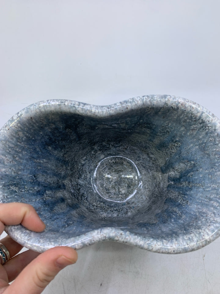 BLUE W/ WHITE DETAILS LARGE VASE.