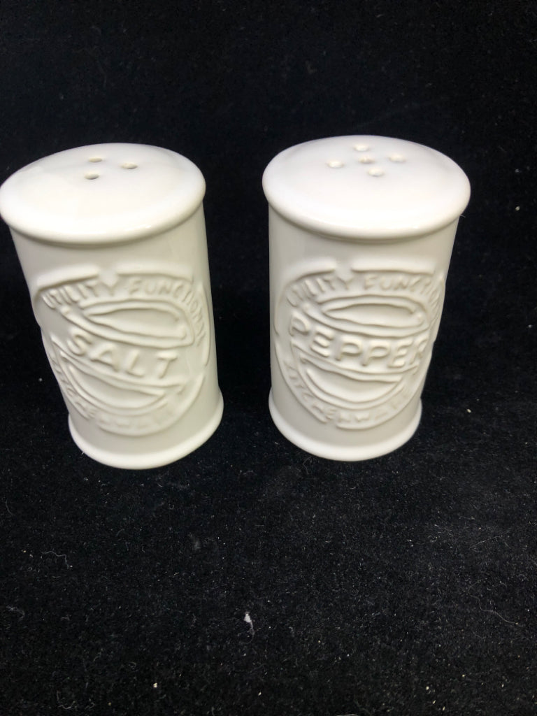 WHITE SALT & PEPPER SET.