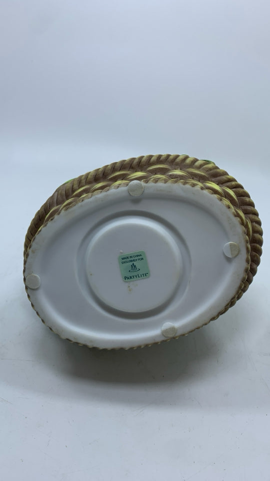 PARTYLITE TULIP/DAFFODIL IN BASKET TEA LIGHT HOLDER.