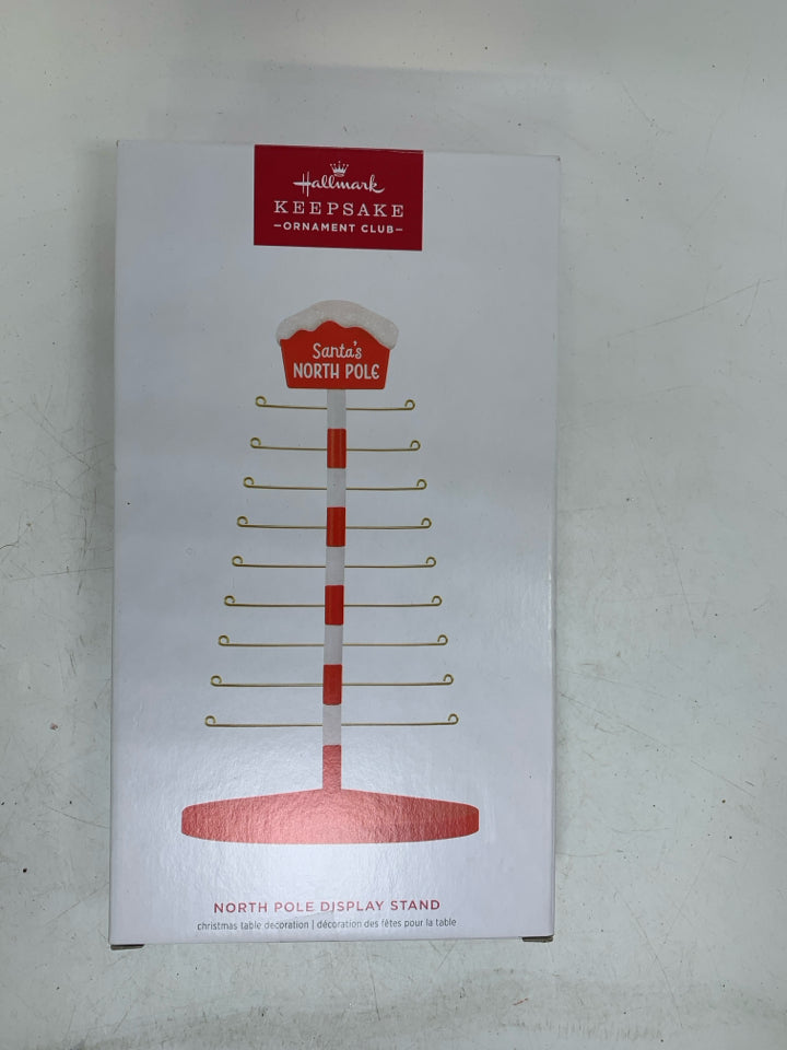 NIB HALLMARK SANTAS NORTH POLE DISPLAY STAND.