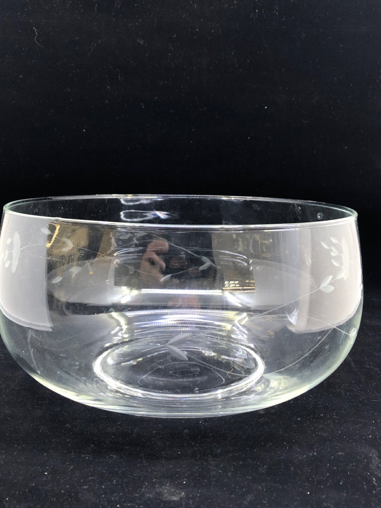 PRINCESS HOUSE ETCHED GLASS SERVING BOWL.