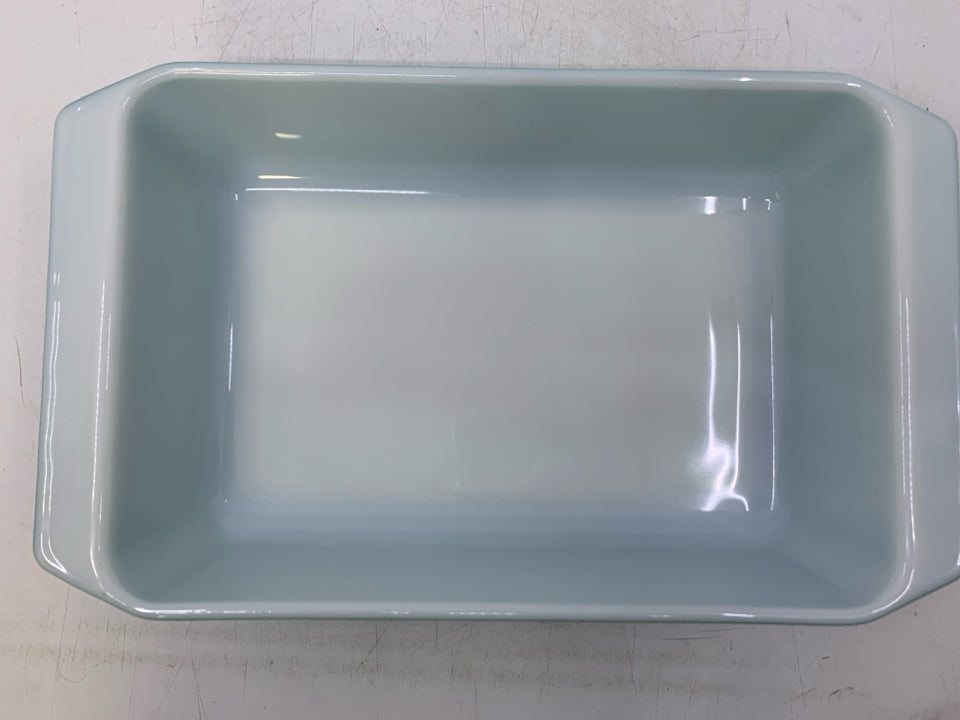 VTG GREEN WHEAT CASSEROLE DISH SPACE SAVER.