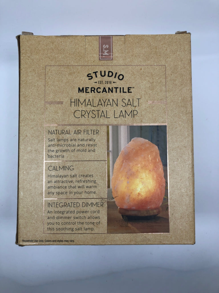 NIB HIMALAYAN SALT CRYSTAL LAMP.