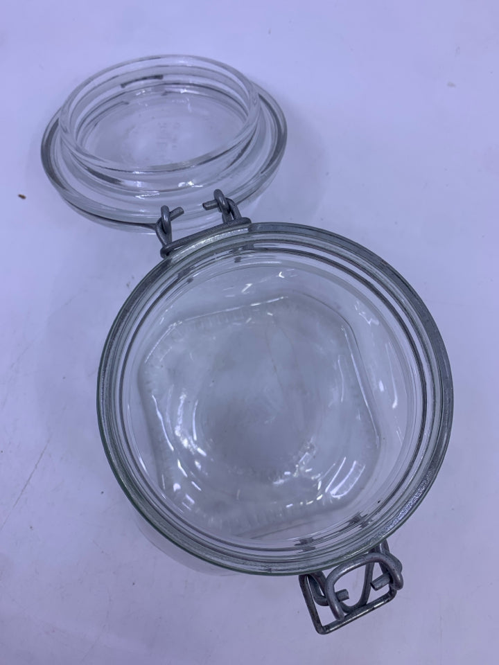 SMALL SQUARE GLASS CANISTER W METAL CLASP.
