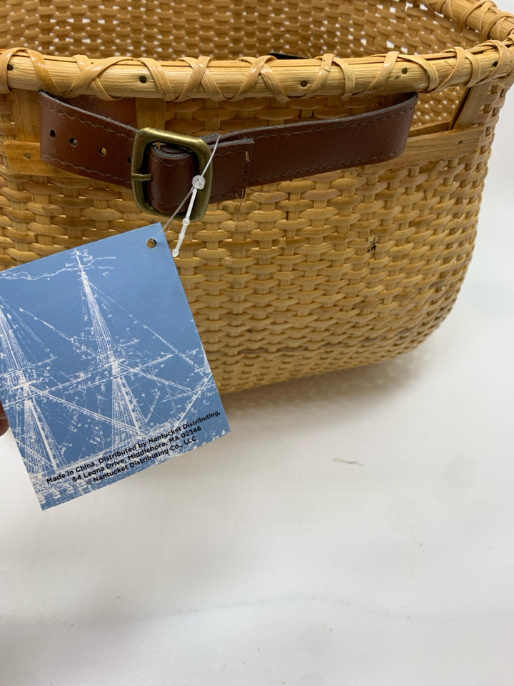 WICKER BIKE BASKET.