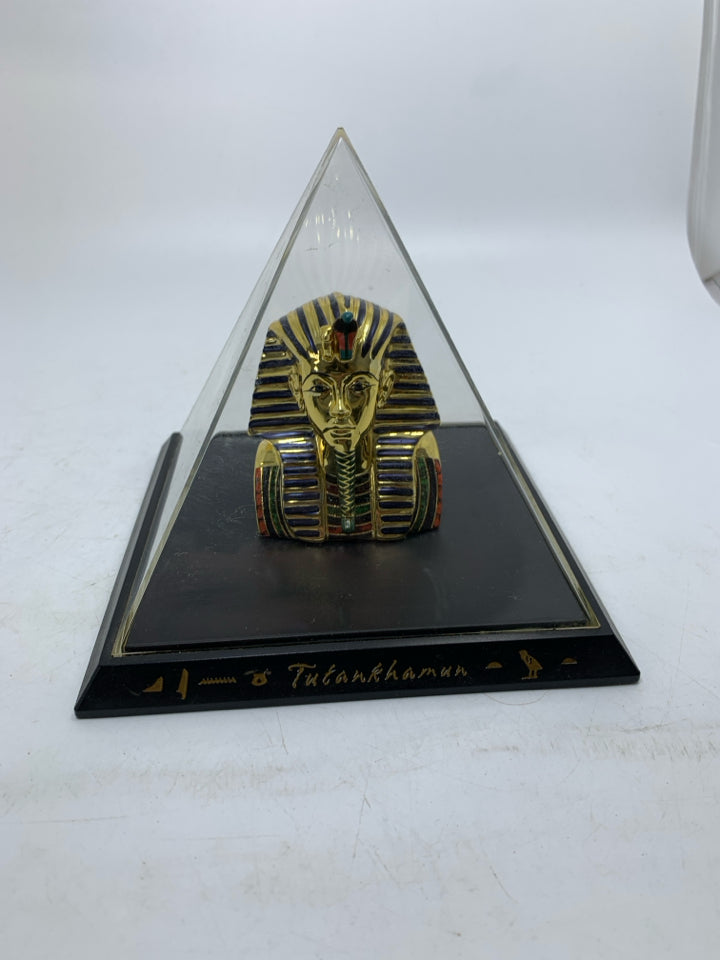 MASK OF TUTANKHAMUN PYRAMID TREASURES OF KING TUT.