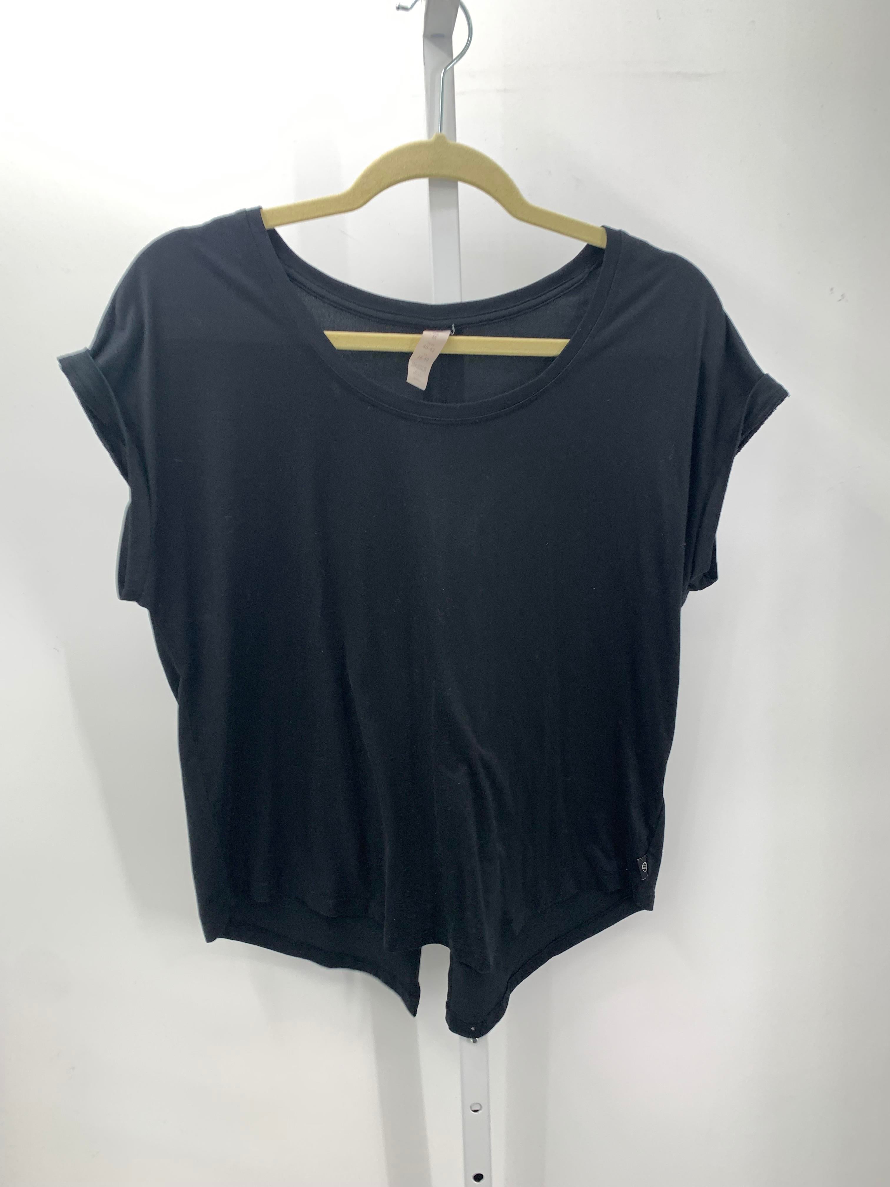 Size Medium Misses Short Sleeve Shirt