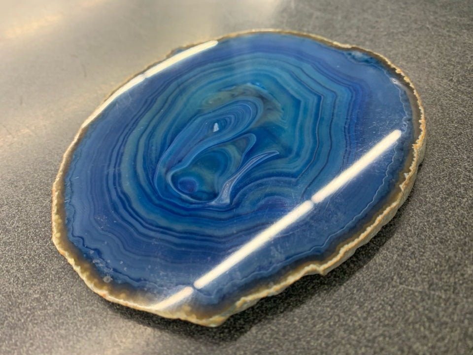 BLUE GEODE DESK DECOR.