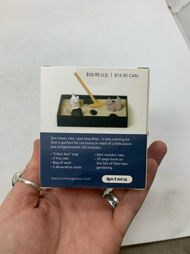 NIB ZEN GARDEN LITTER BOX.