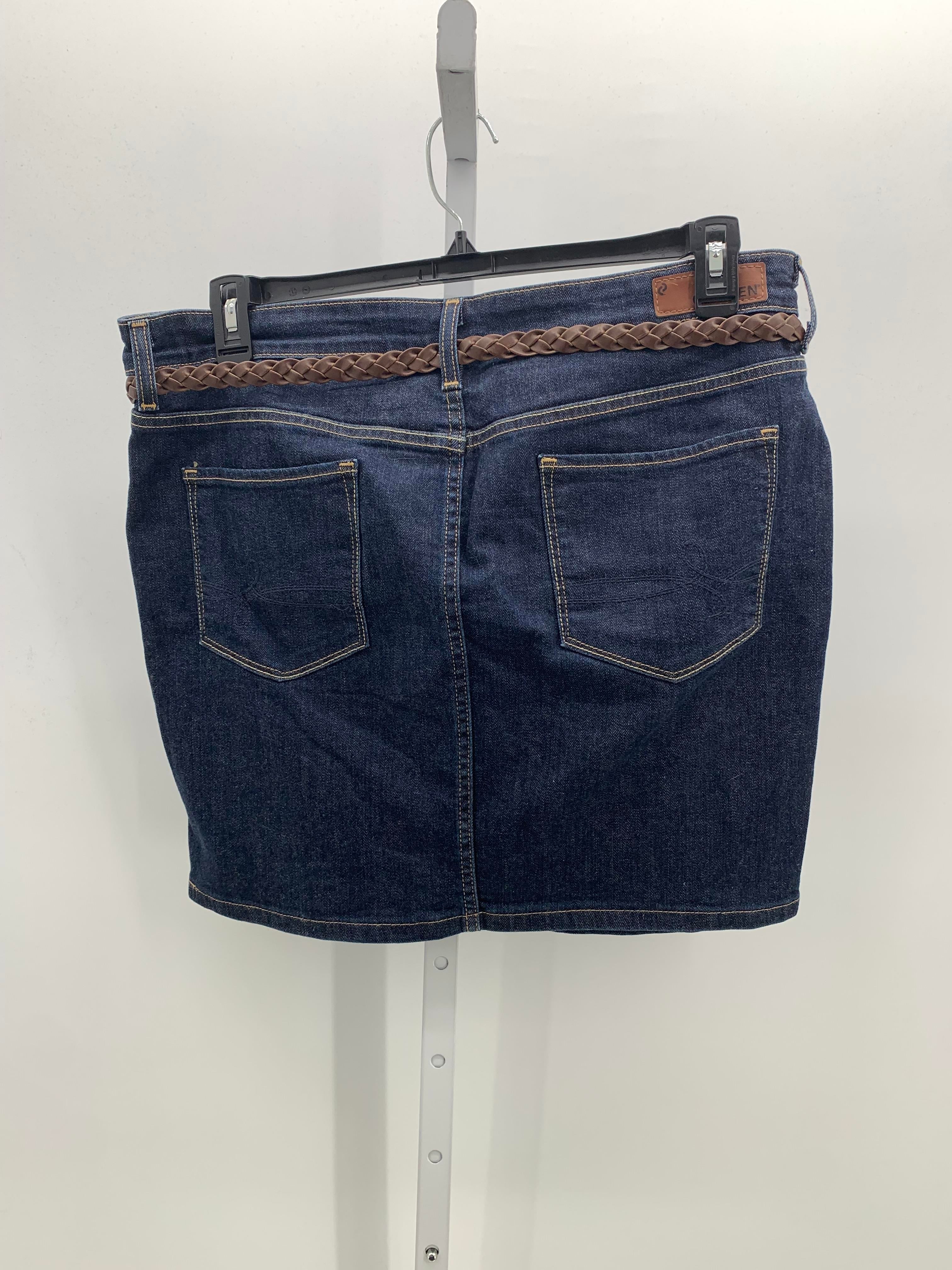 Levis Size 14 Misses Skirt