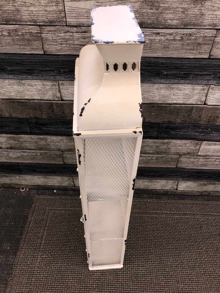 WHITE CHICKEN WIRE 3 TIER DISTRESSED SHELF.