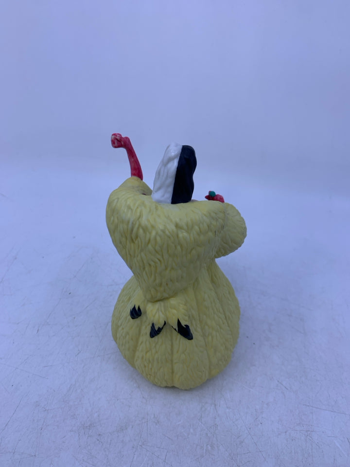VTG CRUELLA DE VIL CERAMIC FIGURINE.