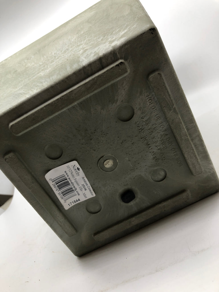 NWT ARTSTONE WATER-MINDER PLANTER.