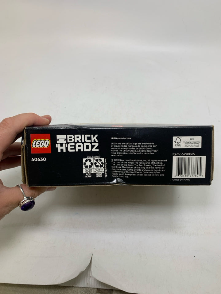NIB #40630 BRICKHEADZ LORD OF THE RINGS FRODO & GOLLUM SEALED RETIRED.