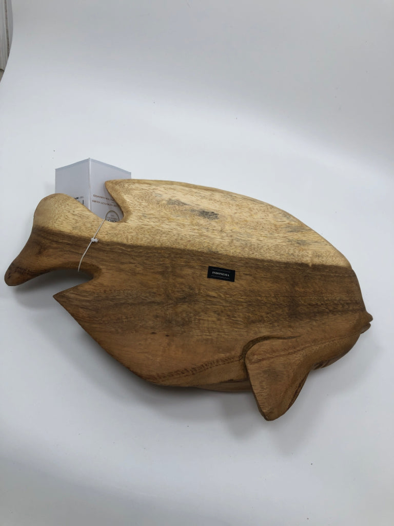 NWT NOVICA WOOD CARVED FISH BOWL.
